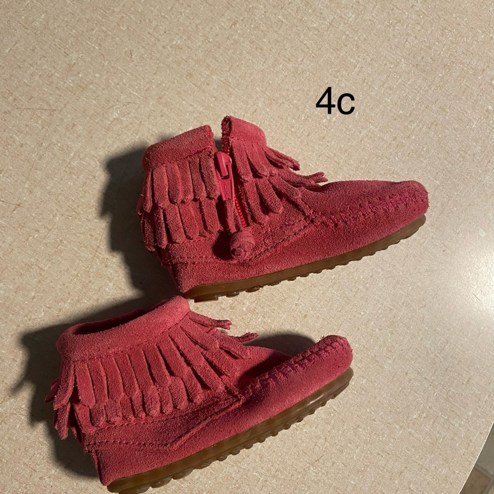 Toddler Minnetonka boots